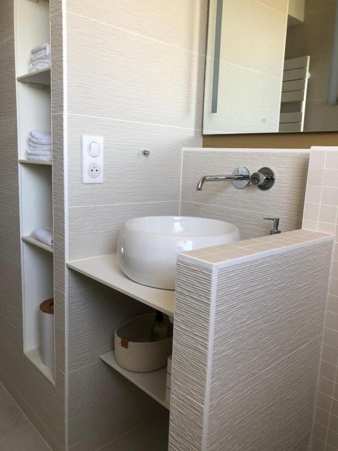 Face A La Mer, Bel Appartement 圣纳泽尔 外观 照片