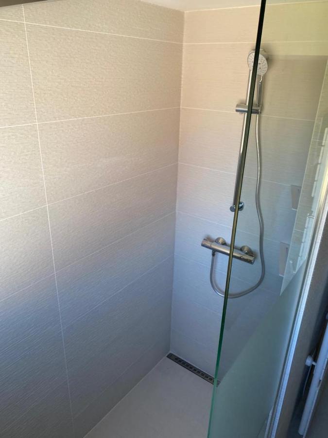 Face A La Mer, Bel Appartement 圣纳泽尔 外观 照片
