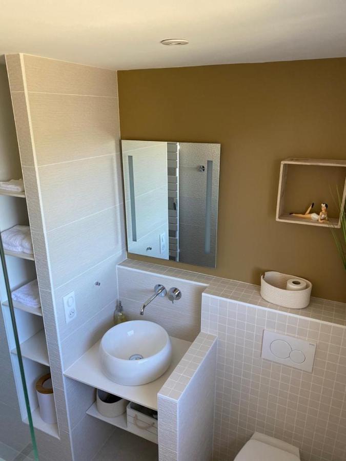 Face A La Mer, Bel Appartement 圣纳泽尔 外观 照片